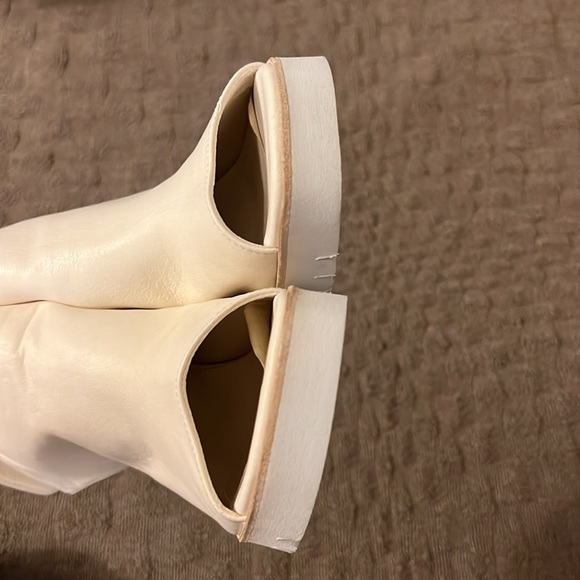 Open toed sandals from Browns Couture - Picture 5 of 5